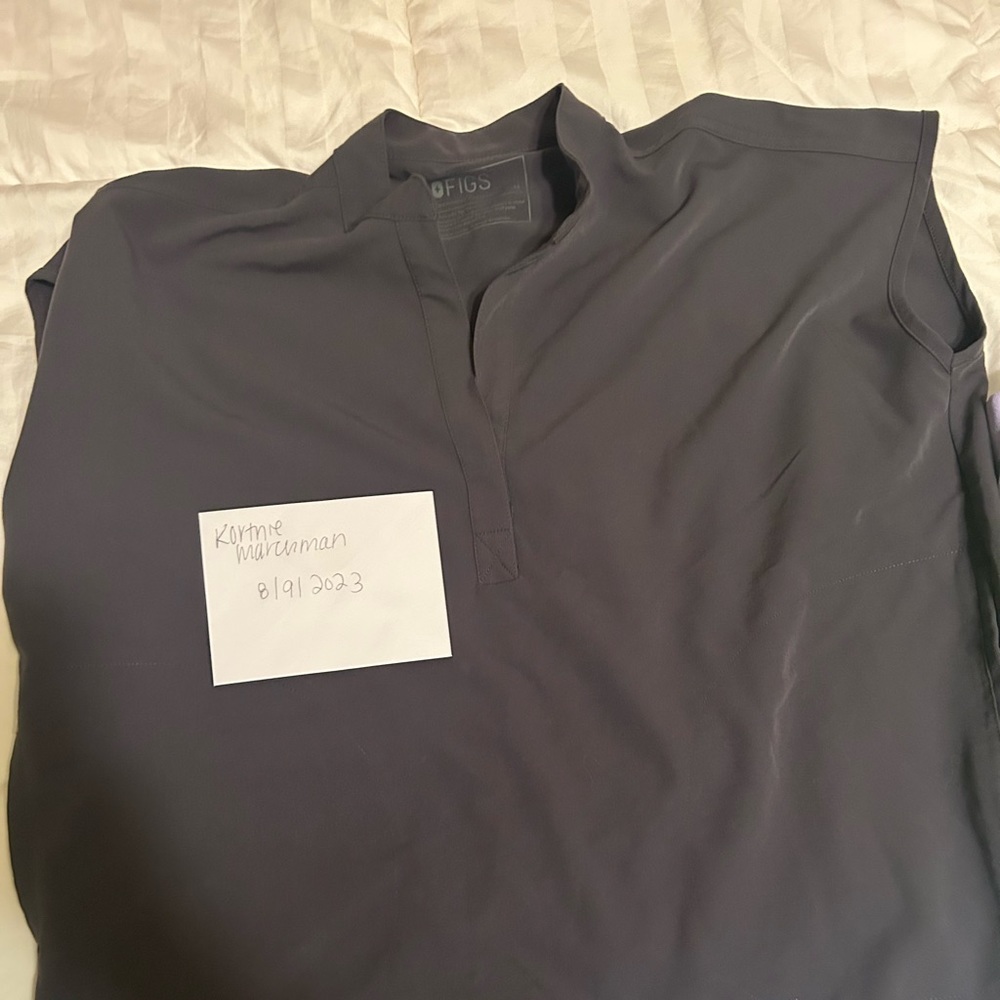 Rafaela oversized scrub top size medium